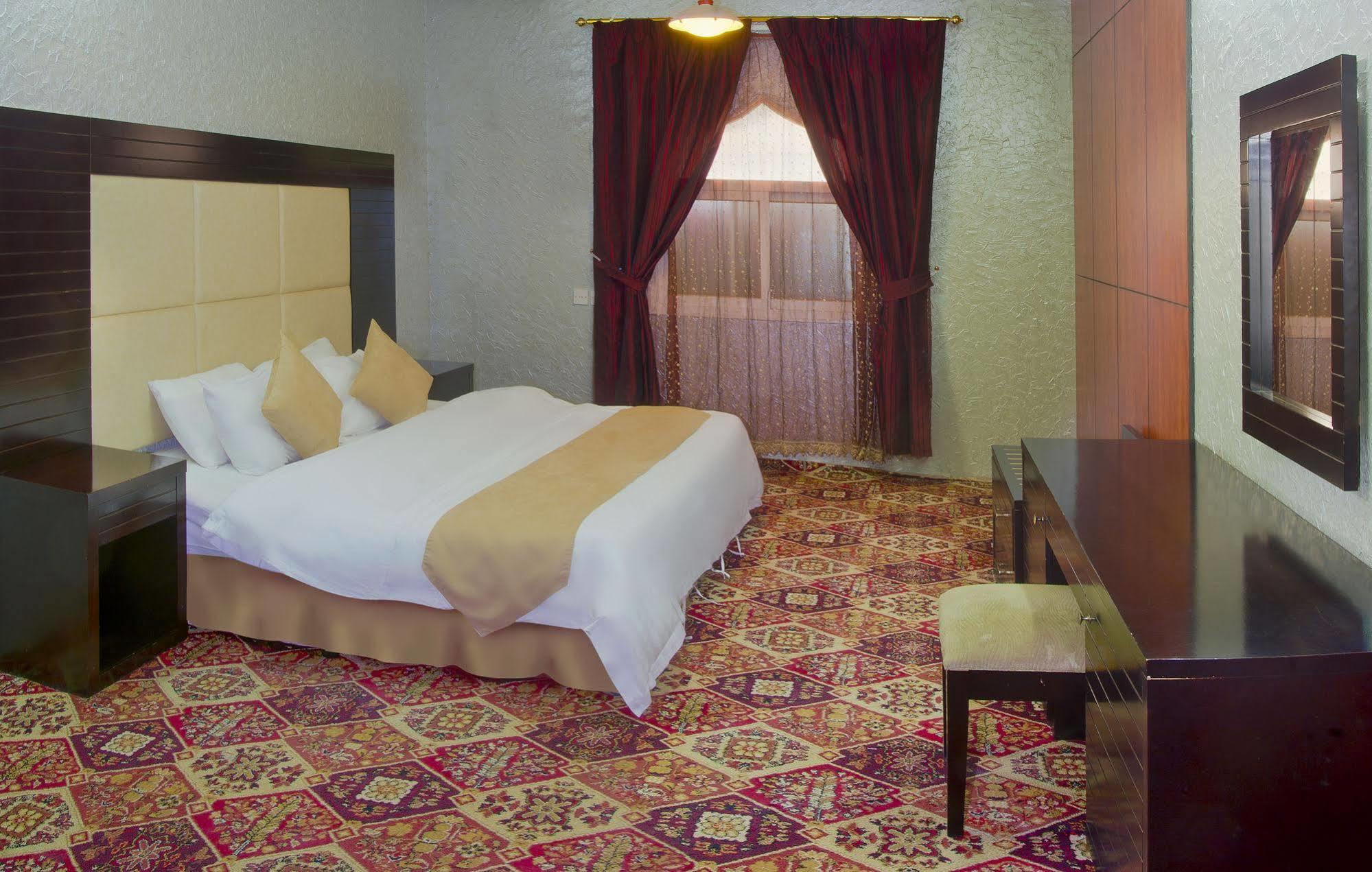 Al Farhan Hotel Suites Al Aqiq 利雅德 外观 照片