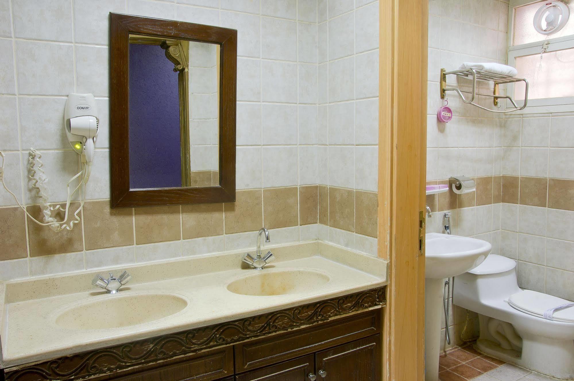 Al Farhan Hotel Suites Al Aqiq 利雅德 外观 照片