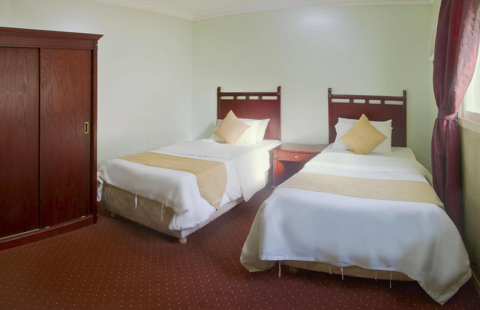 Al Farhan Hotel Suites Al Aqiq 利雅德 外观 照片